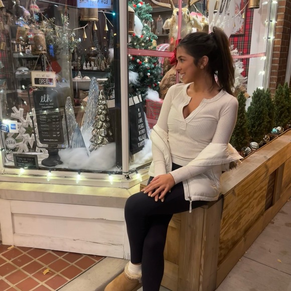 Meet your Posher, Avery - Picture 4 of 4